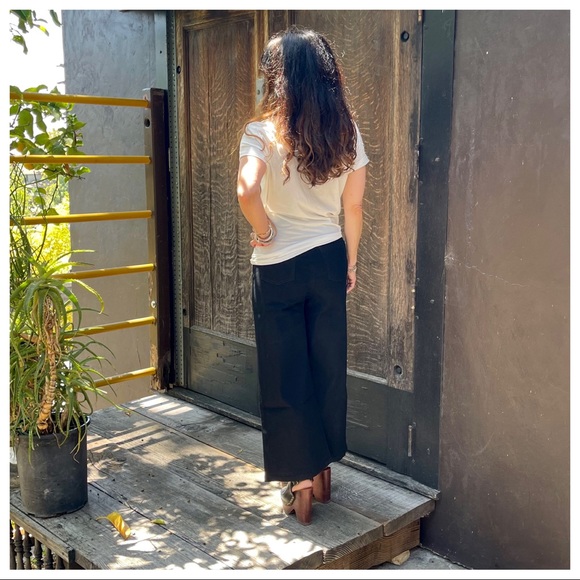 So Fabulous Stylish Lip Graphic Tee - Picture 6 of 8